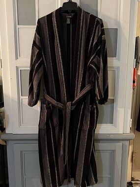 bill blass Vintage Black and Gray Tie Robe